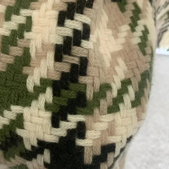 Charter Club Cashmere Houndstooth woven scarf - Picture 5 of 5